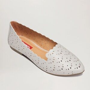 UNIONBAY Women's Ballet Winner Scalloped Flats- White, Size 9.5, Summer/Spring